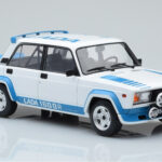 Lada 2105 VFTS Biely IXO 1:18 - image 4 of 6