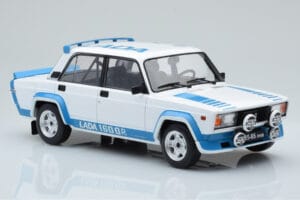 Lada 2105 VFTS Biely IXO 1:18 18CMC144 Kov – obrázok 4 z 6