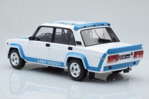 Lada 2105 VFTS Biely IXO 1:18 18CMC144 Kov – obrázok 5 z 6
