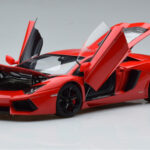 Lamborghini Aventador LP700-4 Andromeda Červený AUTOart 1:18 - image 2 of 10