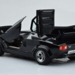 Lamborghini Countach LP5000S Čierny AUTOart 1:18 - image 3 of 10