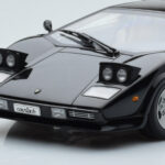 Lamborghini Countach LP5000S Čierny AUTOart 1:18 - image 8 of 10