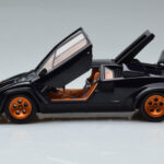 Lamborghini Countach LP500S Walter Wolf Tmavo Modrý Kyosho 1:18 - image 4 of 11
