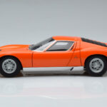 Lamborghini Miura SV Oranžový AUTOart 1:18 - image 5 of 8