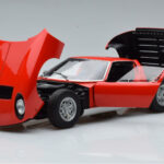 Lamborghini Miura SV Červený AUTOart 1:18 - image 2 of 8