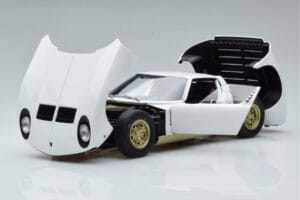 Lamborghini Miura SV Biely AUTOart 1:18 74544 Kov – obrázok 2 z 8