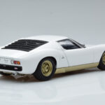 Lamborghini Miura SV Biely AUTOart 1:18 - image 3 of 8