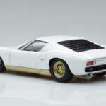 Lamborghini Miura SV Biely AUTOart 1:18 - image 7 of 8
