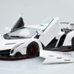 Lamborghini Veneno Biely AUTOart 1:18 - image 2 of 8