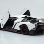 Lamborghini Veneno Biely AUTOart 1:18 - image 3 of 8