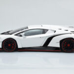 Lamborghini Veneno Biely AUTOart 1:18 - image 5 of 8