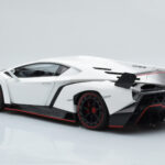 Lamborghini Veneno Biely AUTOart 1:18 - image 7 of 8