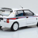 Lancia Delta HF Integrale 6 Biely Kyosho 1:18 - image 4 of 8