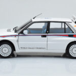 Lancia Delta HF Integrale 6 Biely Kyosho 1:18 - image 5 of 8