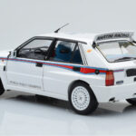 Lancia Delta HF Integrale 6 Biely Kyosho 1:18 - image 7 of 8