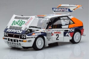 Lancia Delta HF Integrale Evoluzione #2 C. Sainz / L. Moya Tour de Corse 1993 Kyosho 1:18 08348J Kov – obrázok 2 z 9