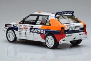 Lancia Delta HF Integrale Evoluzione #2 C. Sainz / L. Moya Tour de Corse 1993 Kyosho 1:18 08348J Kov – obrázok 6 z 9