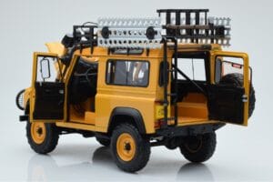 Land Rover Defender 90 Camel Trophy Borneo 1985 Almost Real 1:18 810213 Kov – obrázok 5 z 8