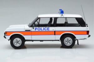 Land Rover Range Rover Polícia Almost Real 1:18 810115 Kov – obrázok 4 z 9