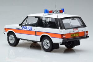 Land Rover Range Rover Polícia Almost Real 1:18 810115 Kov – obrázok 6 z 9