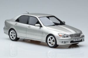 Lexus IS200 XE10 Strieborný Otto 1:18 OT991 Živica – obrázok 4 z 6