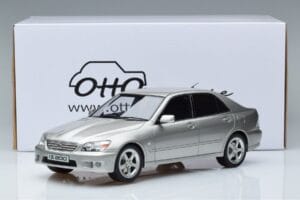 Lexus IS200 XE10 Strieborný Otto 1:18 OT991 Živica – obrázok 6 z 6