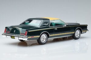 Lincoln Continental Mark V Tmavo Zelený MCG 1:18 MCG18404 Kov – obrázok 2 z 6