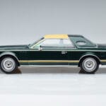 Lincoln Continental Mark V Tmavo Zelený MCG 1:18 MCG18404 Kov - image 3 of 6