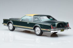 Lincoln Continental Mark V Tmavo Zelený MCG 1:18 MCG18404 Kov – obrázok 5 z 6