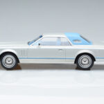 Lincoln Continental Mark V Strieborný MCG 1:18 - image 3 of 6
