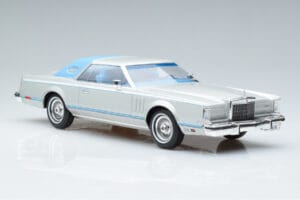 Lincoln Continental Mark V Strieborný MCG 1:18 MCG18403 Kov – obrázok 4 z 6