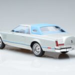 Lincoln Continental Mark V Strieborný MCG 1:18 - image 5 of 6
