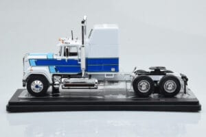 Mack Superliner Magnum Biely Modrý IXO 1:43 TR165 Kov – obrázok 3 z 6