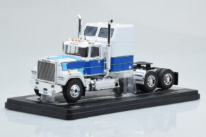 Mack Superliner Magnum Biely Modrý IXO 1:43