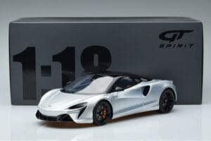 McLaren Artura Strieborný GT Spirit 1:18 GT873 Živica – obrázok 6 z 6