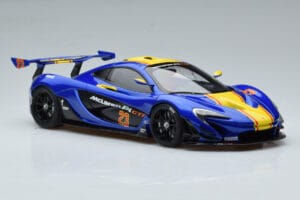 McLaren P1 GTR Modrá So Žltými Pruhmi AUTOart 1:18 81542 Kompozit – obrázok 5 z 7