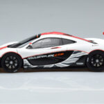 McLaren P1 GTR Lesklá Biela S Červenými Pruhmi AUTOart 1:18 - image 4 of 7