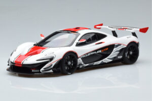 McLaren P1 GTR Lesklá Biela S Červenými Pruhmi AUTOart 1:18
