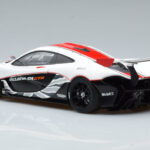 McLaren P1 GTR Lesklá Biela S Červenými Pruhmi AUTOart 1:18 - image 6 of 7