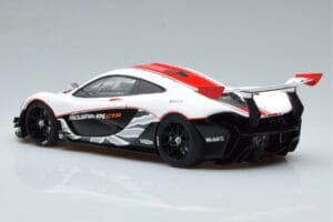 McLaren P1 GTR Lesklá Biela S Červenými Pruhmi AUTOart 1:18 81541 Kompozit – obrázok 6 z 7