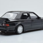 Mercedes 190E W201 2.5-16 Evo I Čierny Otto 1:18 - image 2 of 6