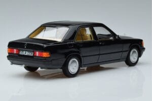 Mercedes 190 E W201 Limitovaná Edícia Norev 1:18 183823 Kov – obrázok 3 z 10