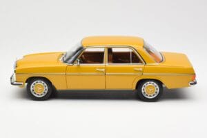 Mercedes 200/8 W115 Sahara Žltý Norev 1:18 183771 Kov – obrázok 4 z 8
