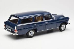 Mercedes 200 Universal W115 Modrý Norev 1:18 183599 Kov – obrázok 3 z 8