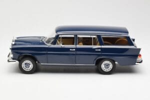 Mercedes 200 Universal W115 Modrý Norev 1:18 183599 Kov – obrázok 4 z 8