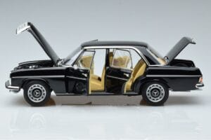 Mercedes 200 W115 Limitovaná Edícia Norev 1:18 183775 Kov – obrázok 4 z 8