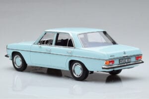 Mercedes 200 W115 Norev 1:18 183777 Kov – obrázok 6 z 7
