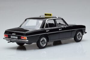 Mercedes 200 W115 Taxi Norev 1:18 183776 Kov – obrázok 3 z 7