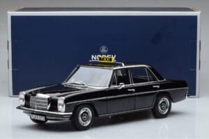 Mercedes 200 W115 Taxi Norev 1:18 183776 Kov – obrázok 7 z 7