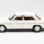 Mercedes 200 W115 Biely Norev 1:18 183770 - image 4 of 8